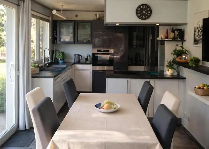 Libenliny Nyaraló *